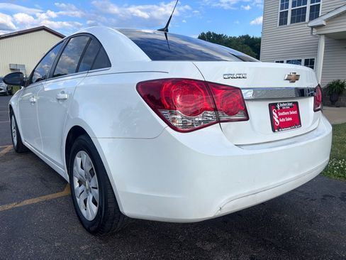 Used 2012 Chevrolet Cruze LS w/ Connectivity Package FWD image 8