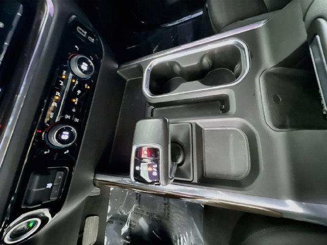 Used 2024 Chevrolet Silverado 1500 LT AWD/4WD image 25