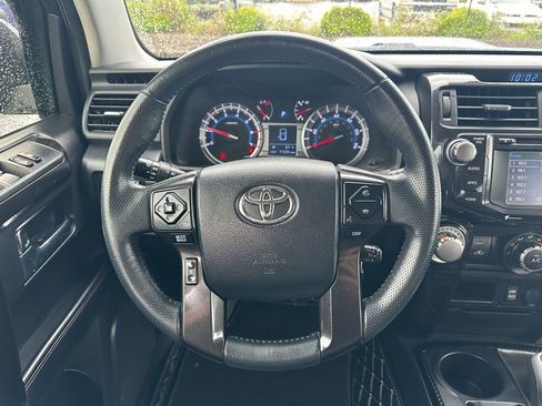 Used 2019 Toyota 4Runner TRD Off-Road Premium AWD/4WD image 19