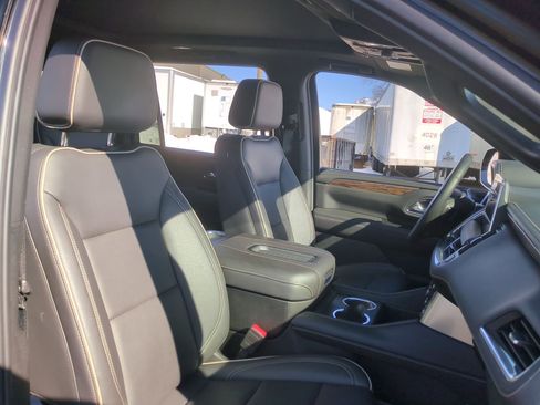 Certified 2024 Chevrolet Suburban Premier w/ Premium Package image 29