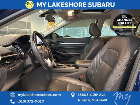 Used 2024 Nissan Altima 2.5 SR w/ SR Premium Package image 9