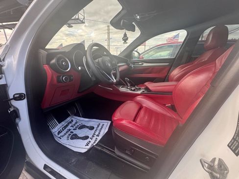 Used 2018 Alfa Romeo Stelvio Ti Sport image 9