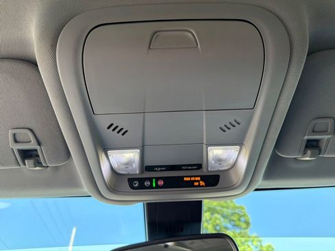 Used 2020 GMC Terrain SLE w/ Driver Convenience Package FWD image 33