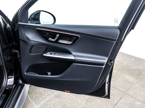 Used 2024 Mercedes-Benz GLC 300 4MATIC w/ AMG Line image 24