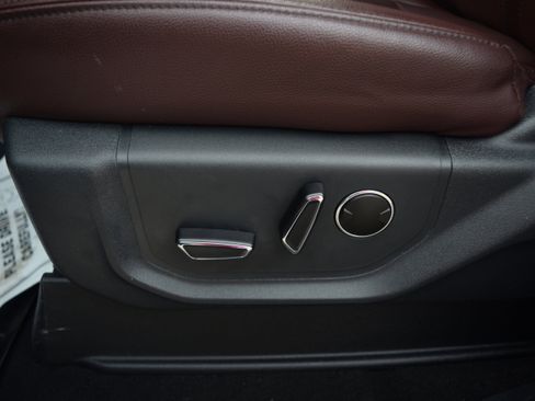 Used 2023 Ford Expedition Limited image 21