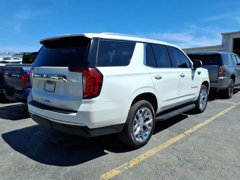 Used 2022 GMC Yukon SLT w/ SLT Luxury Package RWD image 3