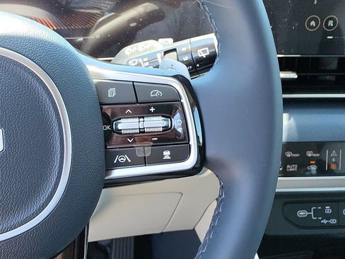 New 2026 Kia Carnival EX FWD image 32