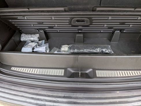 Used 2017 Cadillac Escalade Platinum AWD/4WD image 45