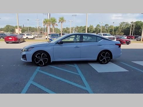 Used 2024 Nissan Altima 2.5 SR image 25