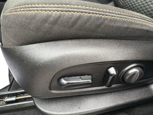 Used 2019 GMC Terrain SLE w/ Driver Convenience Package image 8