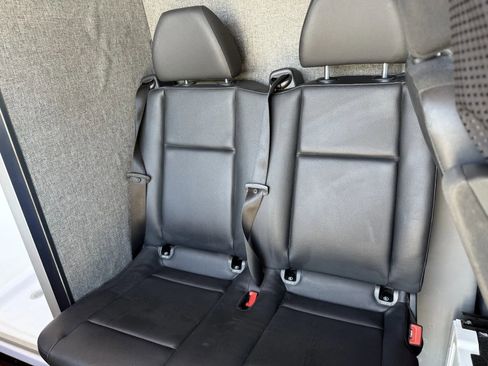 Used 2014 Mercedes-Benz Sprinter 2500 image 23