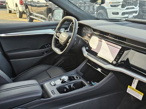 New 2025 Jeep Wagoneer S Launch Edition image 11