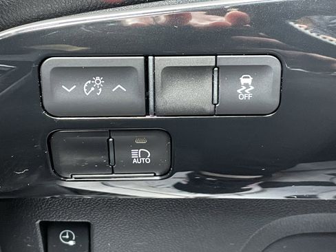 Used 2020 Toyota Prius Prime LE image 20