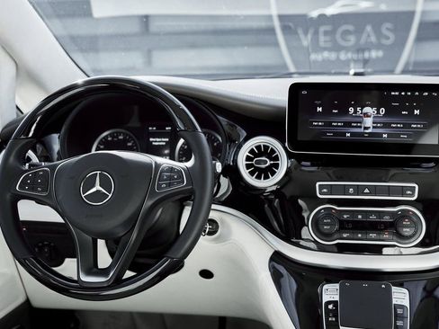 Used 2021 Mercedes-Benz Metris Passenger w/ Premium Safety Package image 70