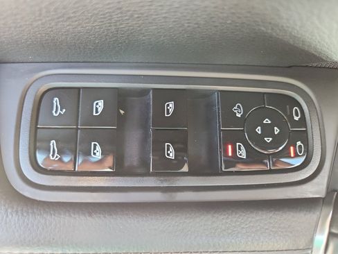 Certified 2020 Porsche Cayenne image 15