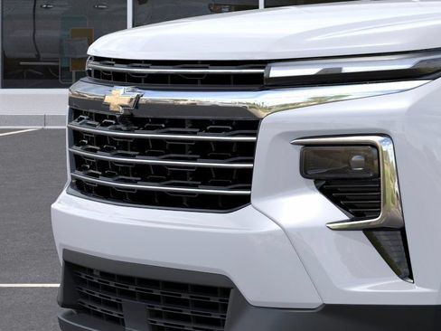 New 2026 Chevrolet Traverse LT w/ Sun and Wheel Package AWD/4WD image 13