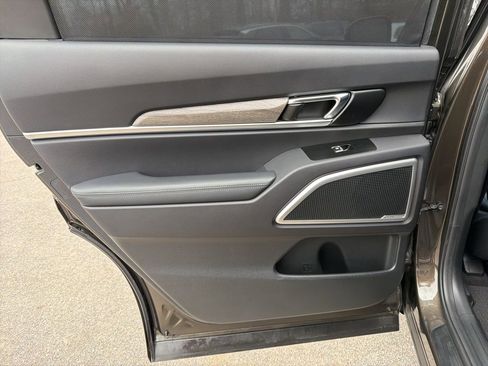 Used 2022 Kia Telluride EX w/ EX Premium Package image 25