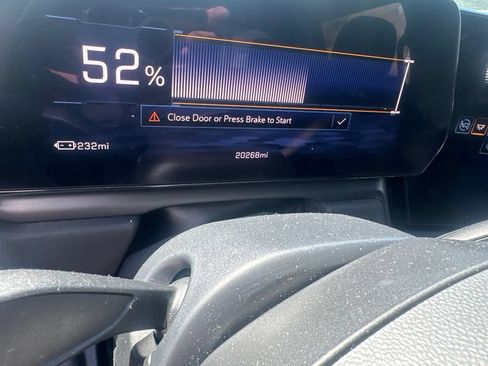 Used 2025 Chevrolet Silverado EV LT AWD/4WD image 18