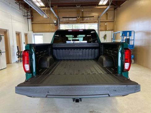 New 2026 GMC Sierra 1500 SLE image 17