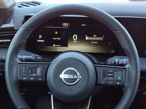 Used 2026 Nissan Kicks SR w/ SR Premium Package FWD image 17