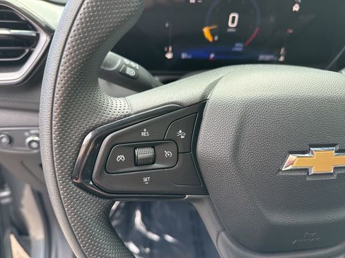 Used 2025 Chevrolet TrailBlazer LT FWD image 14
