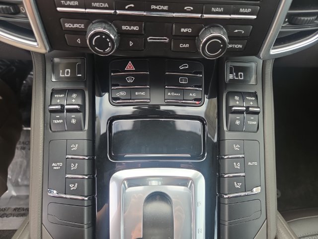 Used 2016 Porsche Cayenne AWD/4WD image 26