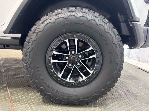 Used 2026 Jeep Wrangler Unlimited Rubicon AWD/4WD image 30