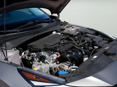 Used 2023 Hyundai Elantra SEL w/ Convenience Package image 9