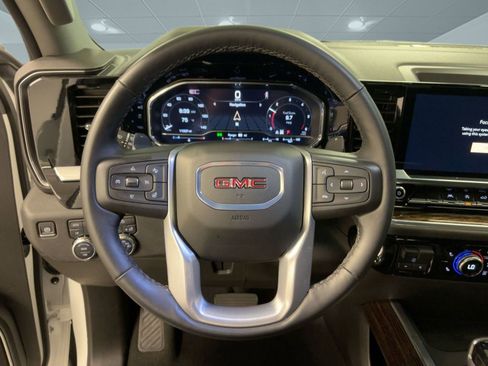 Certified 2025 GMC Sierra 1500 Elevation w/ Preferred Package image 15