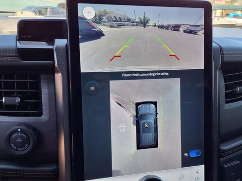 Used 2023 Ford Expedition Platinum RWD image 12