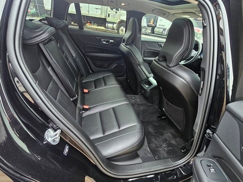 Certified 2024 Volvo V60 B5 Cross Country Plus image 10