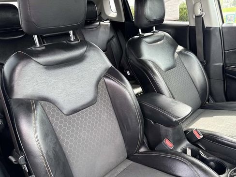 Used 2018 Jeep Compass Latitude w/ Popular Equipment Group AWD/4WD image 33