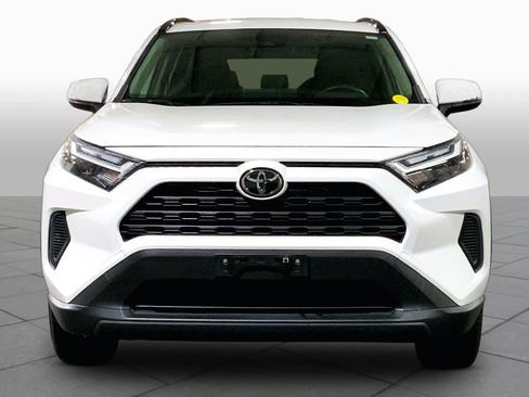 Used 2025 Toyota RAV4 LE AWD/4WD image 4