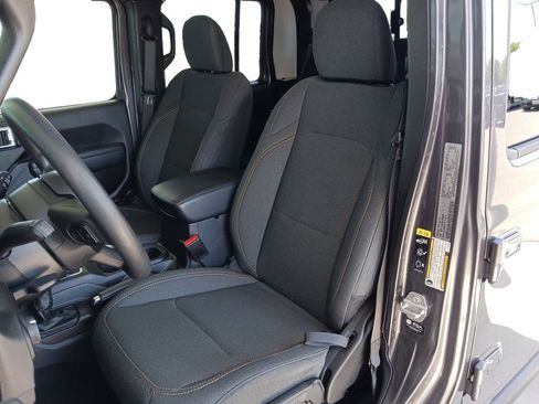 Used 2025 Jeep Gladiator Sport AWD/4WD image 27