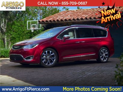 Used 2018 Chrysler Pacifica Touring-L w/ Advanced Safetytec Group
