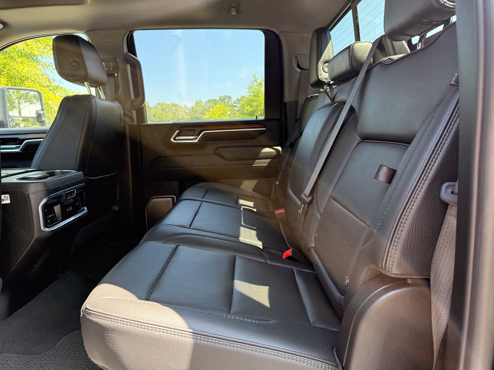 Used 2025 GMC Sierra 2500 Denali w/ Denali Reserve Package AWD/4WD image 37