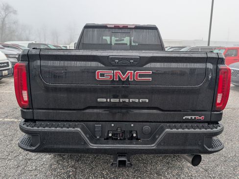 Used 2023 GMC Sierra 2500 AT4 w/ AT4 Preferred Package image 4