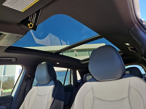 New 2026 Volkswagen Tiguan SE R-Line FWD image 14
