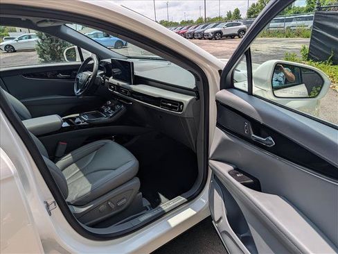 Certified 2023 Lincoln Nautilus Reserve AWD/4WD image 13