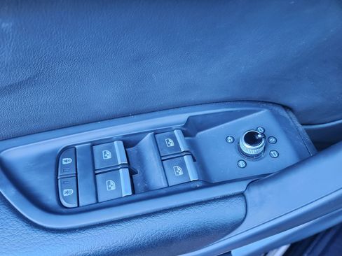 Used 2022 Audi Q5 2.0T Premium w/ Convenience Package image 17