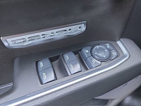 Certified 2025 GMC Sierra 1500 Denali image 21