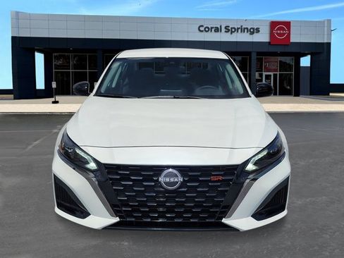 New 2025 Nissan Altima 2.5 SR image 8