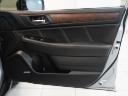 Used 2018 Subaru Outback 3.6R Limited AWD/4WD image 36