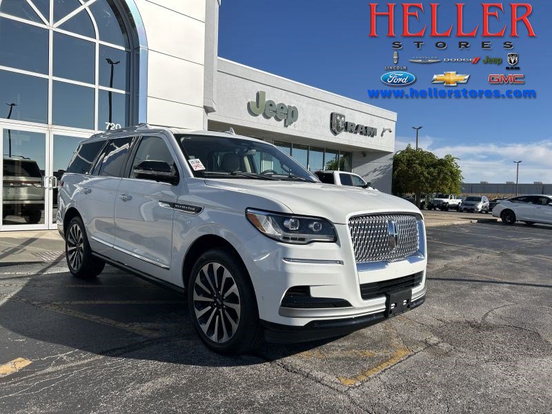 Used 2023 Lincoln Navigator Reserve AWD/4WD image 1