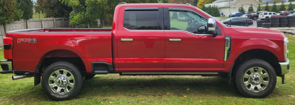 Used 2023 Ford F350 Lariat w/ Lariat Ultimate Package AWD/4WD image 3