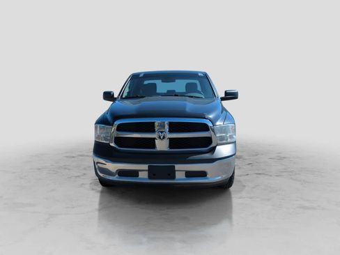 Used 2018 RAM 1500 ST w/ SXT Appearance Group AWD/4WD image 3