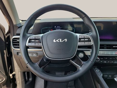 Used 2025 Kia Telluride S FWD image 19
