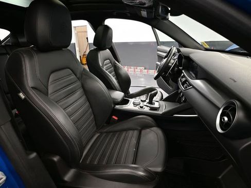 Used 2020 Alfa Romeo Stelvio Ti Sport w/ Quick Order Package 22S Sport AWD/4WD image 49