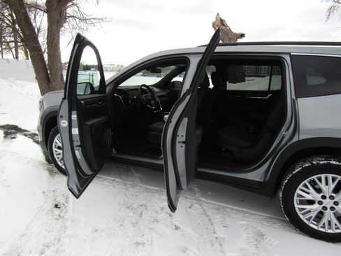 Used 2025 GMC Acadia Elevation image 25