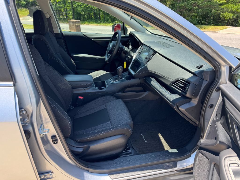 Used 2021 Subaru Outback AWD/4WD image 18